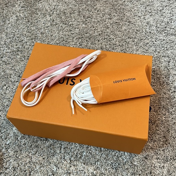 LV Rose Clair Pink Squad Sneaker Size 38.5 - Picture 4 of 5